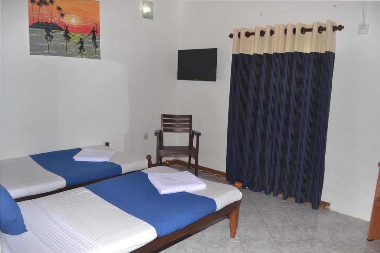 Hotel Thilon Катунаяка Екстер'єр фото